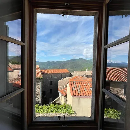 Maison De La Fontaine *